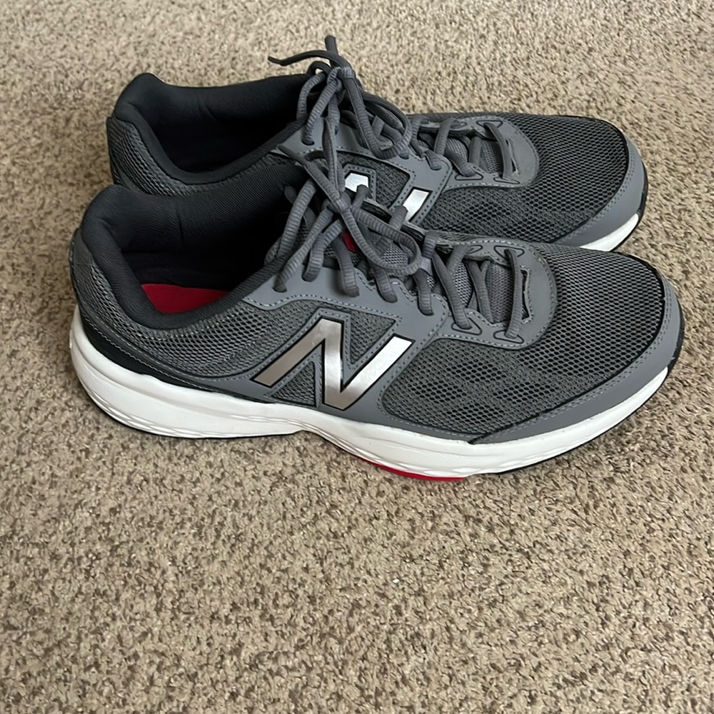 New Balance Mens Sneakers size 11 US memory foam sole